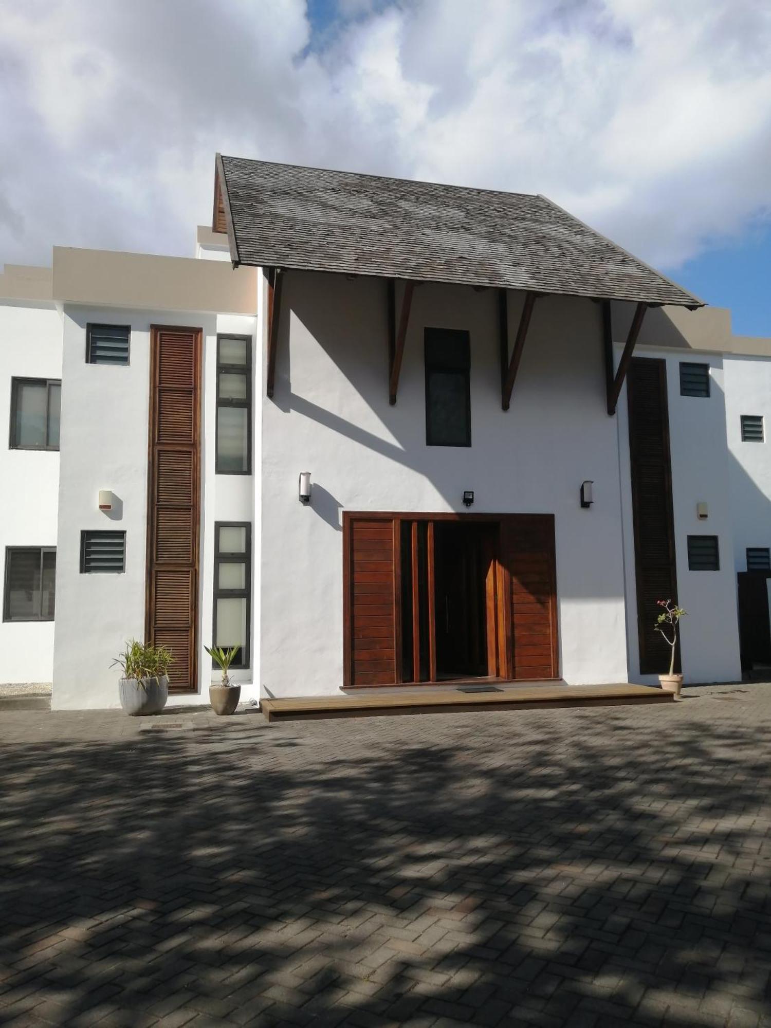 Rivière Noire Olana Blue - Beachfront Apartment מראה חיצוני תמונה