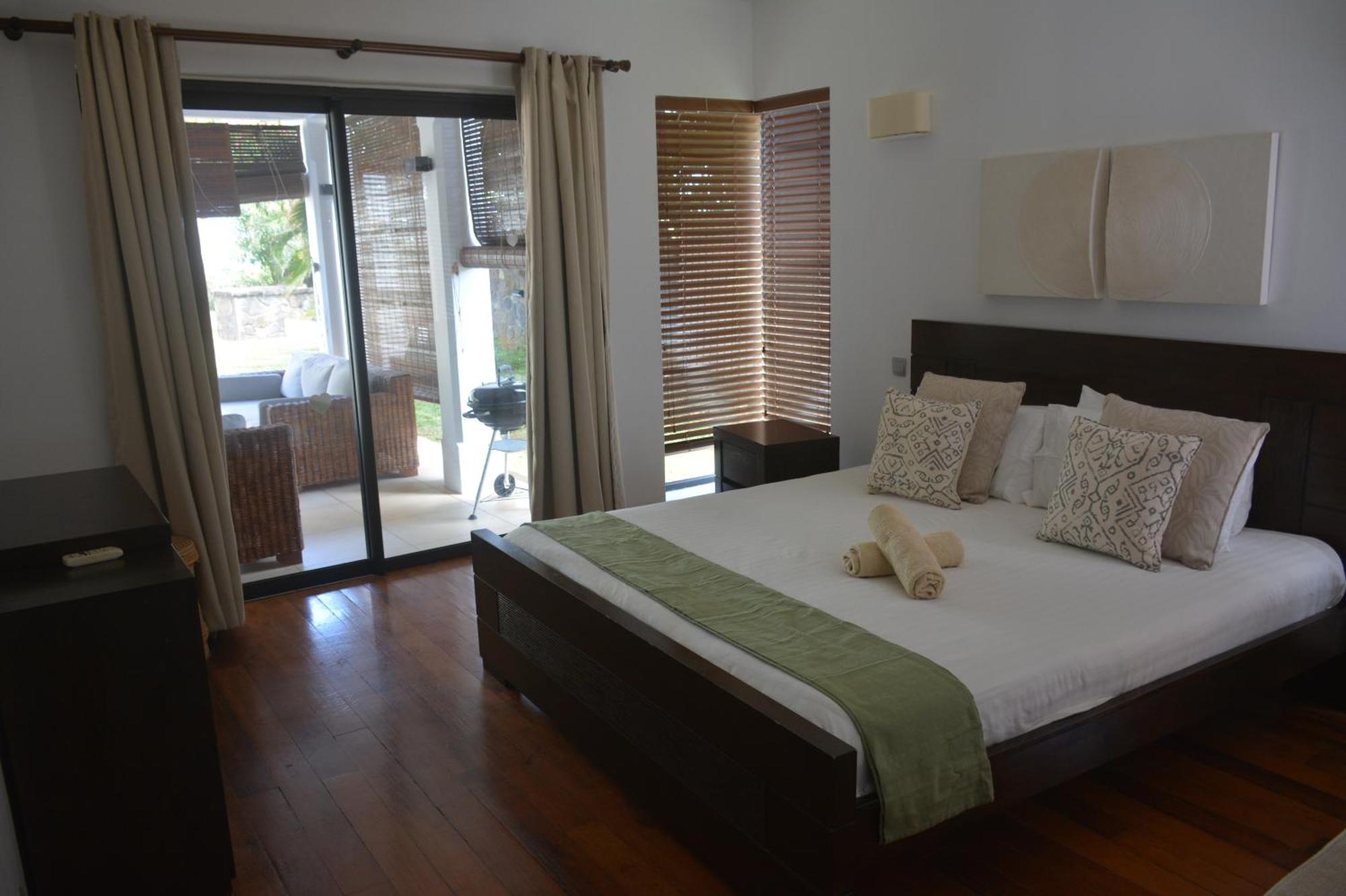 Rivière Noire Olana Blue - Beachfront Apartment מראה חיצוני תמונה